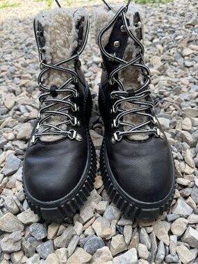 Black Shearling-Lined Ankle Booties - Cozy Winter Style